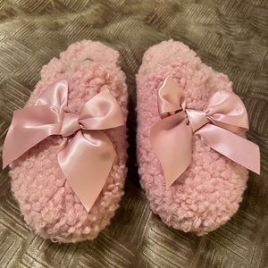 UGGs pink bow slippers